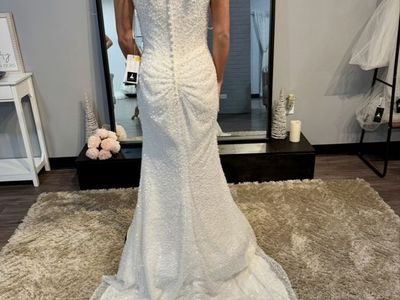 Stunning White Wedding Dress with Cap Sleeves and Mermaid Train