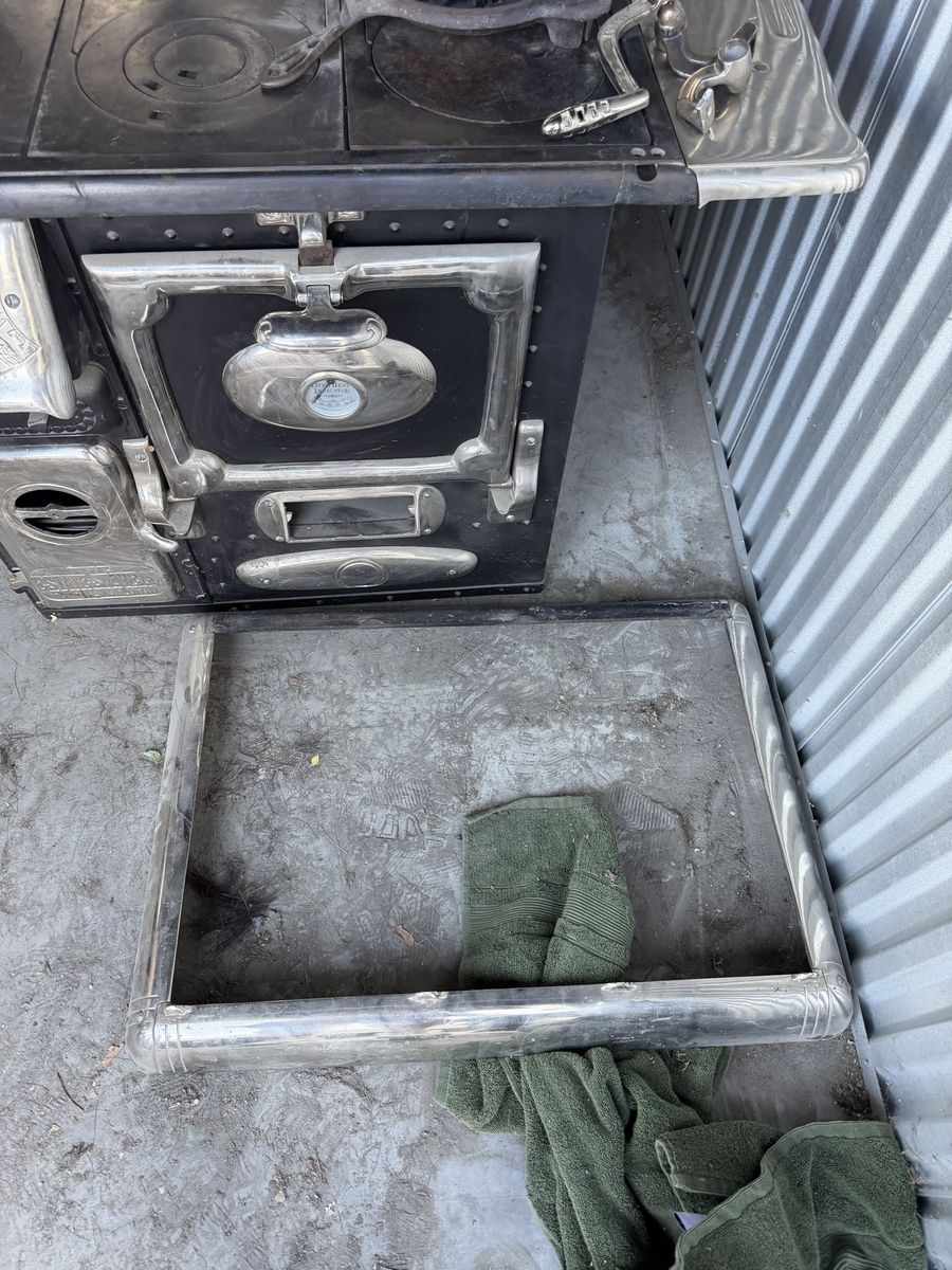 Main image 6