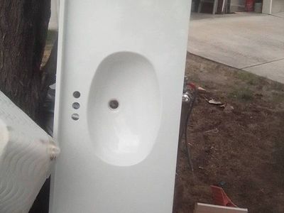 White Cultured Marble Bathroom Vanity Top with Integrated Oval Sink