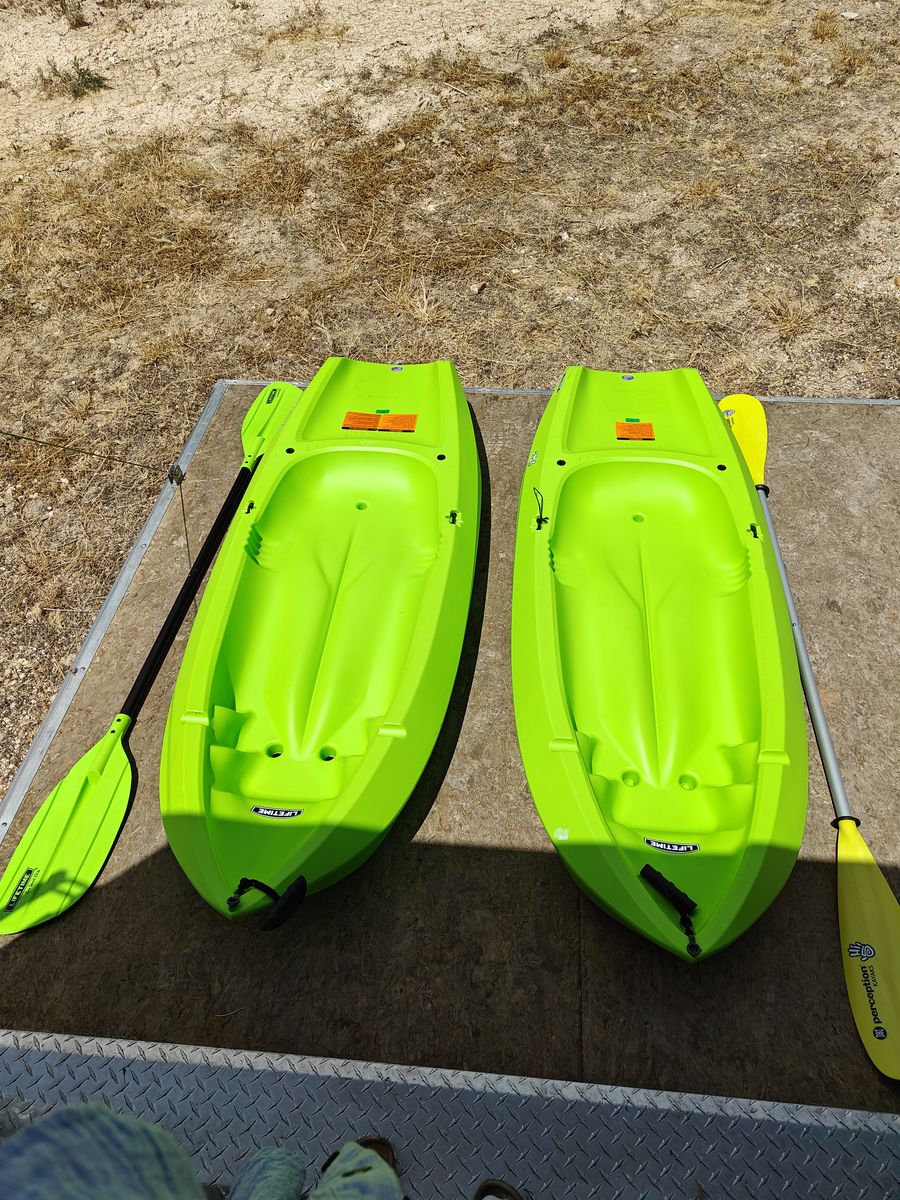 Lifetime Wave Youth Kayak Lime Green 6ft with Paddle (2 avail)