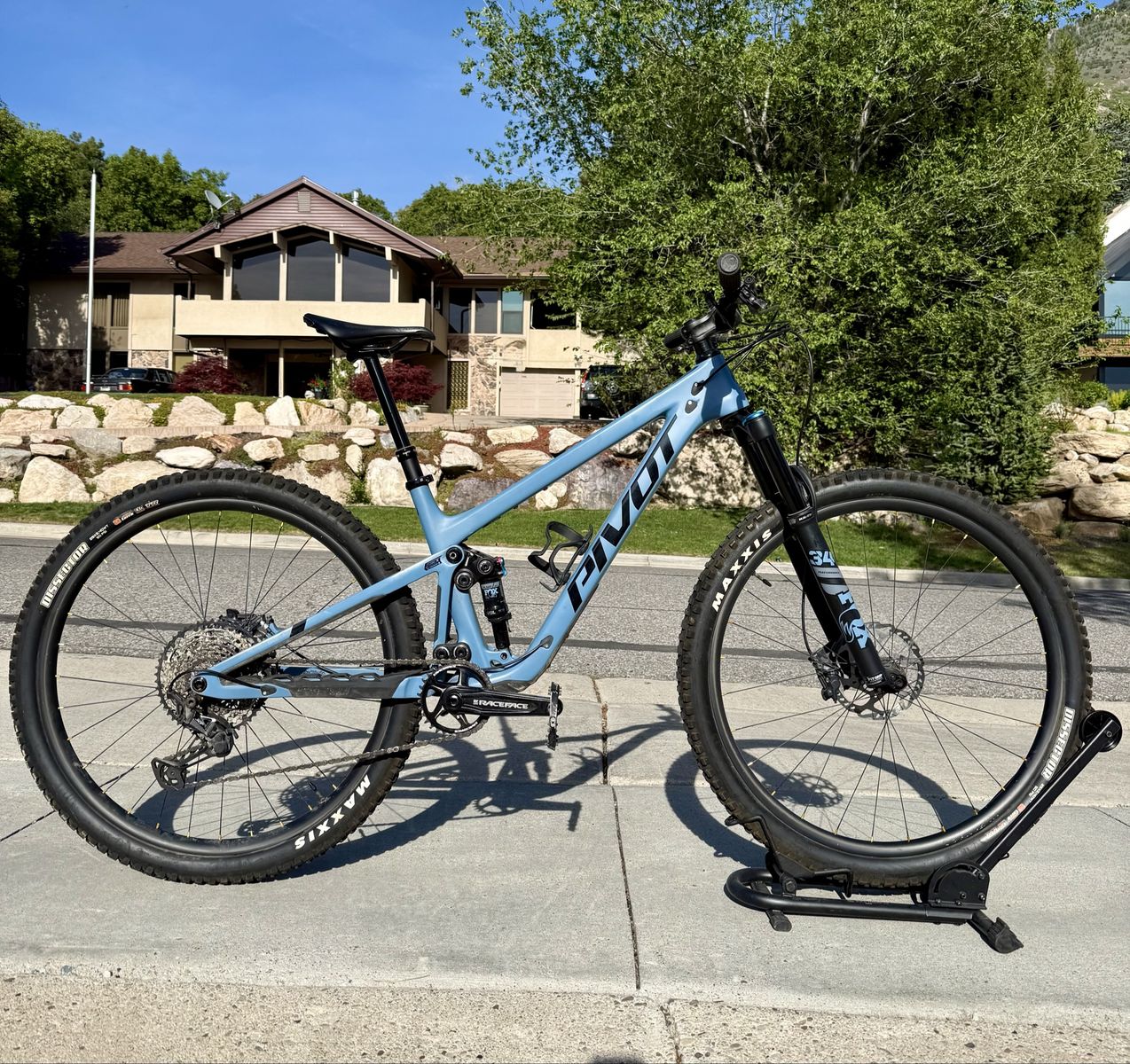 2022 Pivot Trail 429 – Medium | Blue Race | XT Build