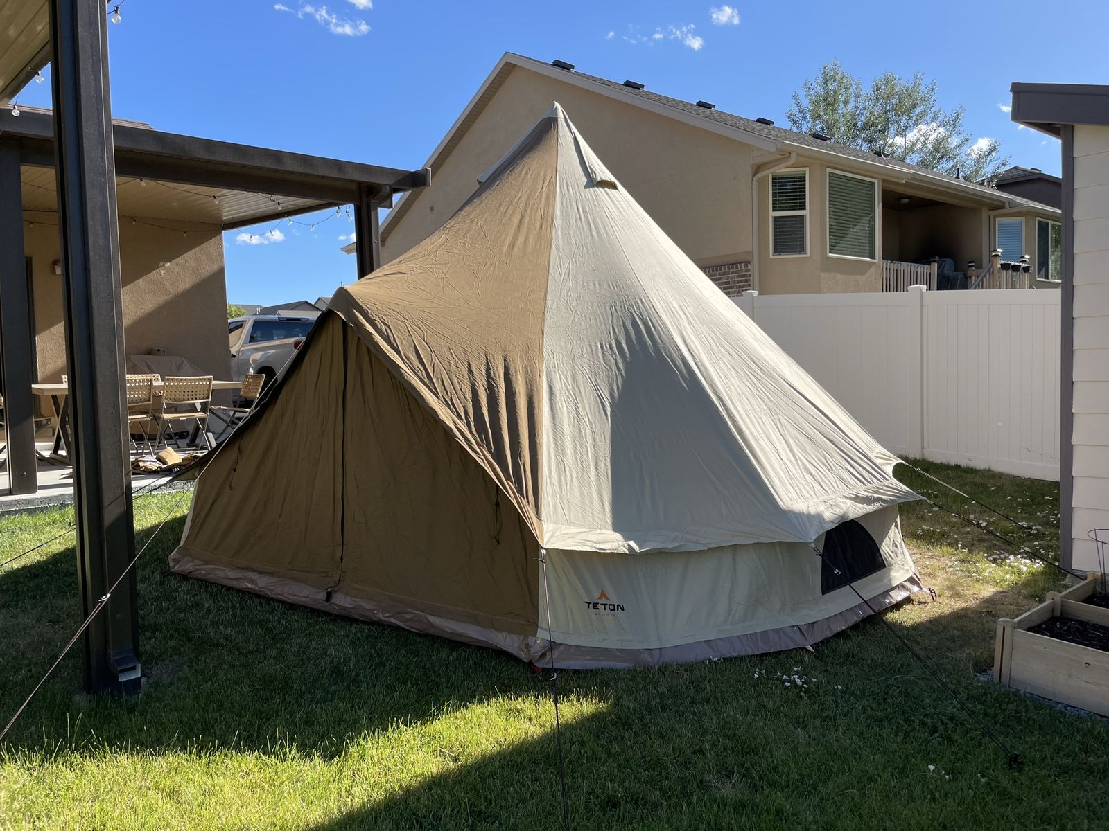 Teton Sports Sierra 16’ 8-person tent