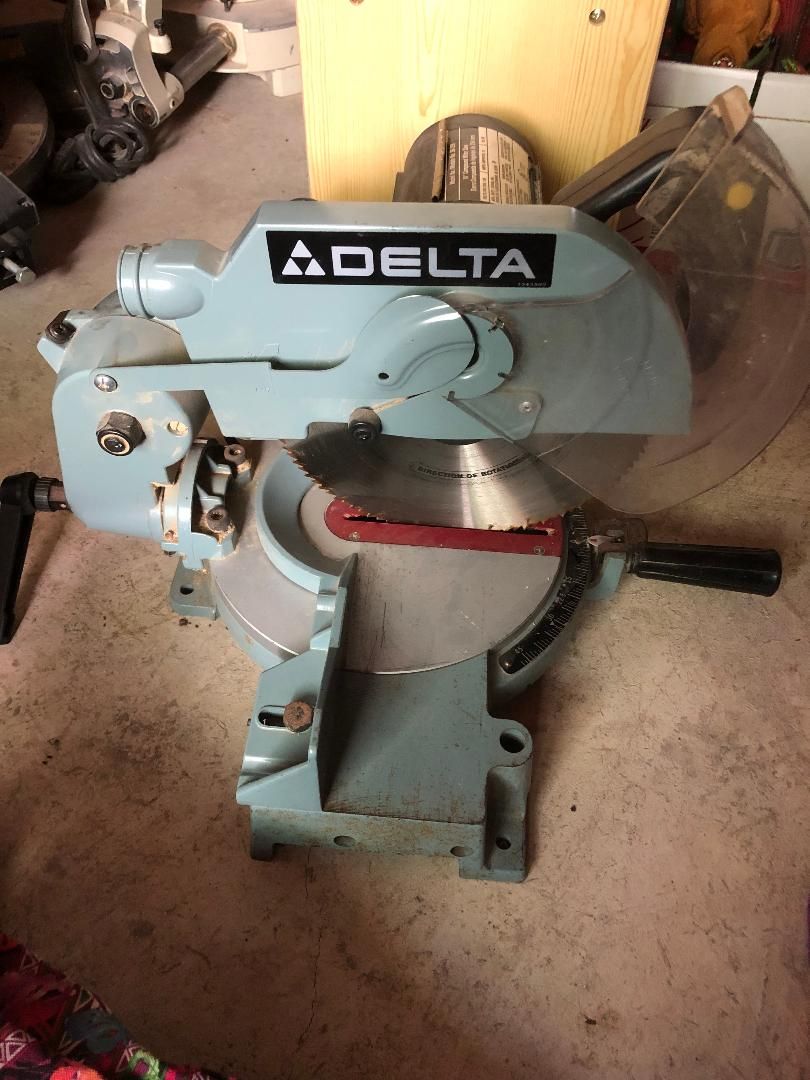 Delta 10" Compound Miter Saw, 5000 RPM, Very Good Condition