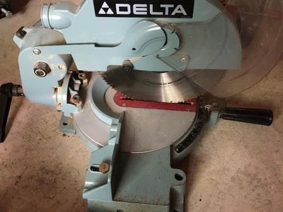 Delta 10" Compound Miter Saw, 5000 RPM, Very Good Condition