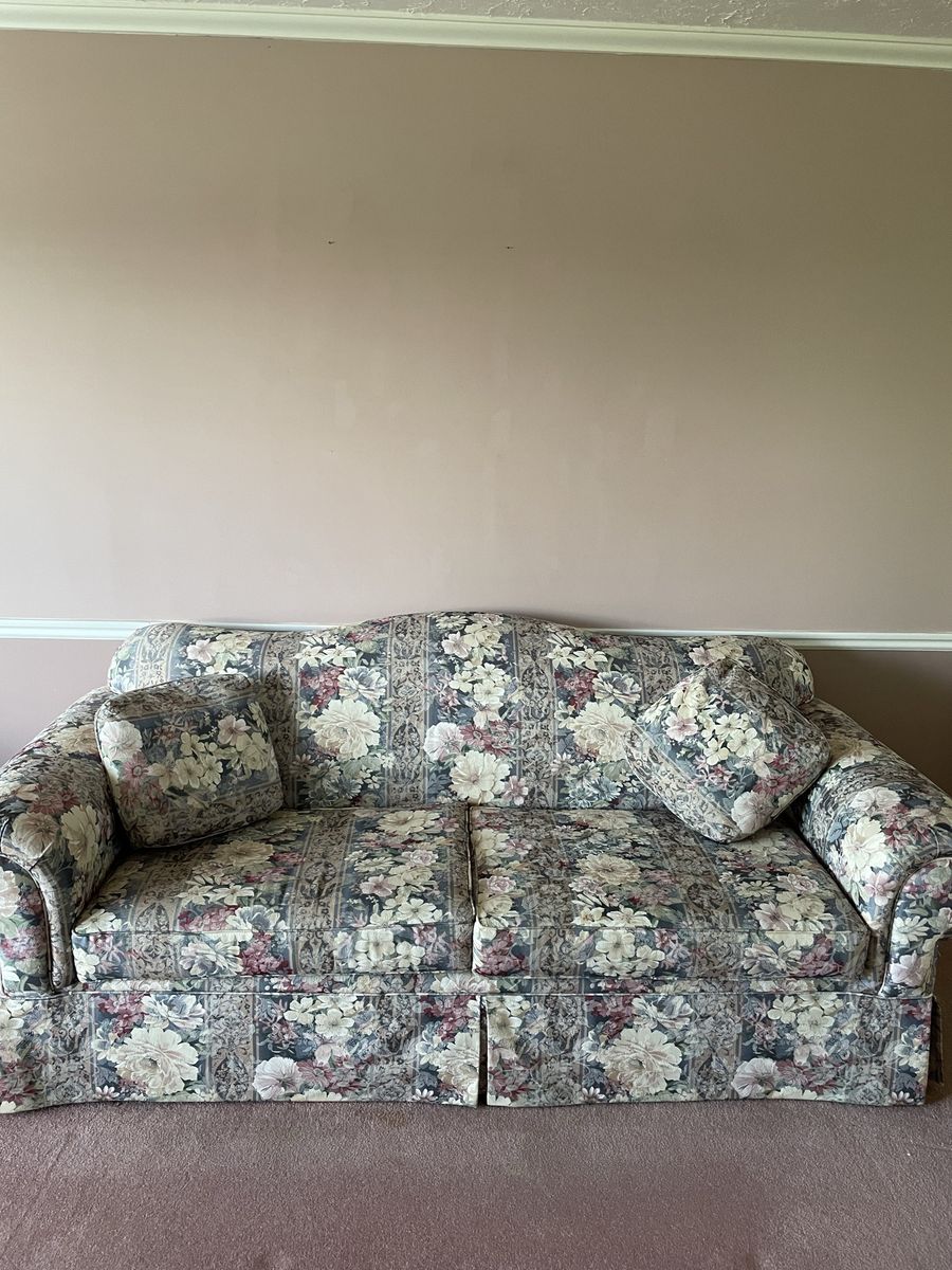 Vintage Floral Print Fabric Couch - Classic Loveseat Style Sofa
