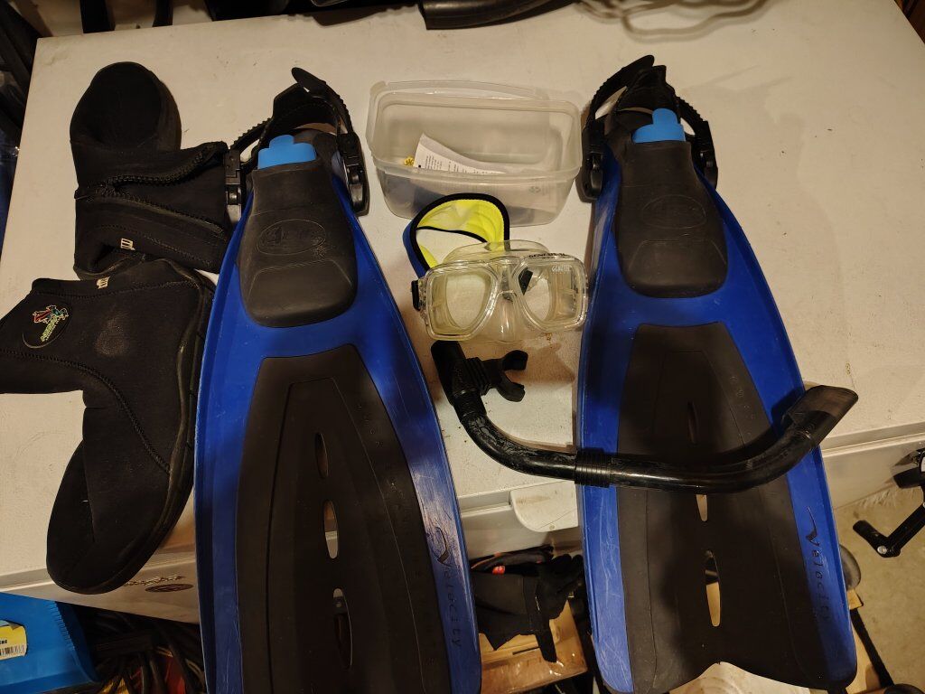 Snorkeling scuba diving gear, package