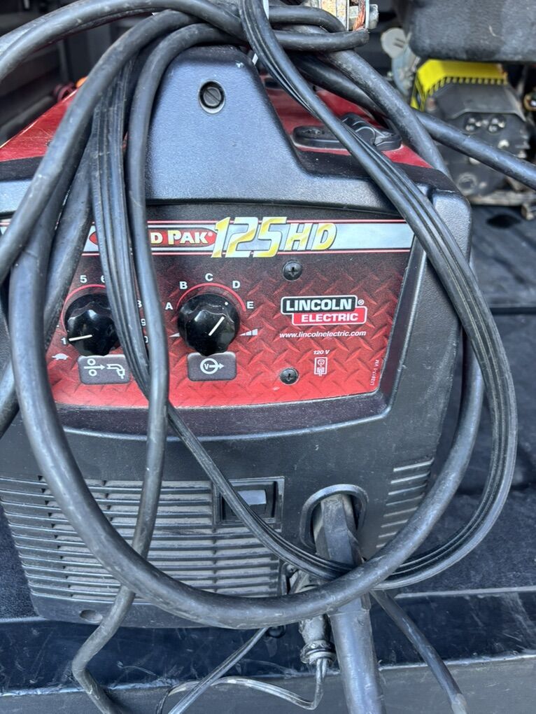 LincolN Electric Weld Pak 125 Welder (like New)