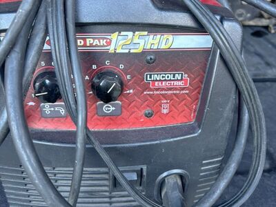 LincolN Electric Weld Pak 125 Welder (like New)