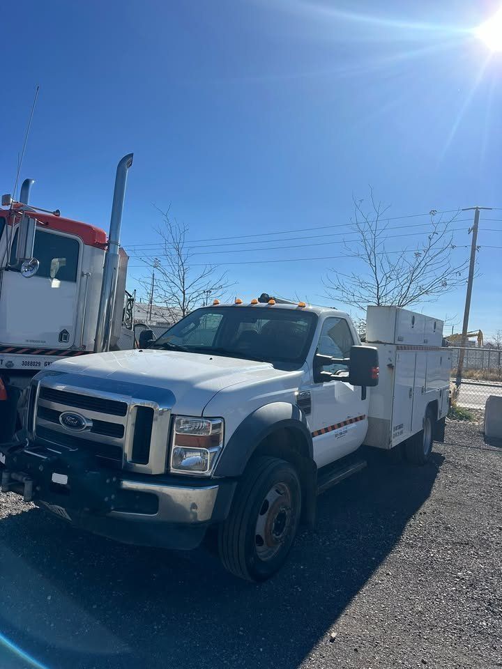 NICE 2010 FORD MODEL F450 4X4 SERVICE TRUCK