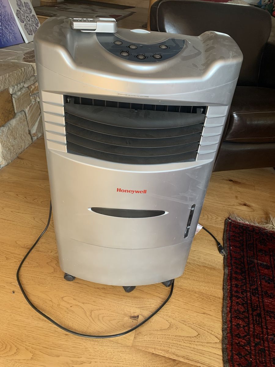 Honeywell CL201AE Evaporative Air Cooler (Swamp Cooler) with Remote, Silver