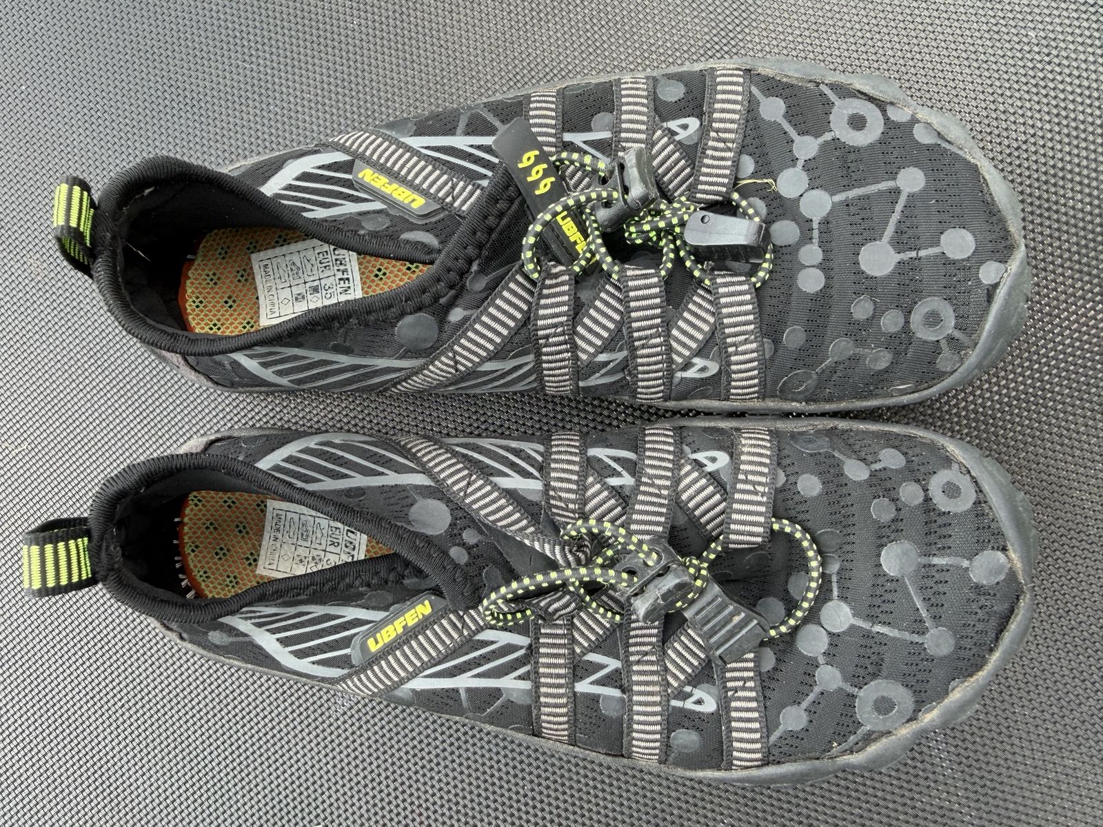 UBFEN Mens Womens Water Shoes Barefoot Beach Swim Shoes EU Size 35 Black