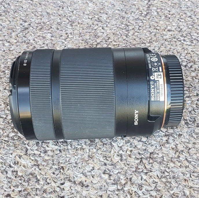 Sony SAL55300 DT 55-300mm f/4.5-5.6 SAM Telephoto Zoom Lens for Sony A-Mount