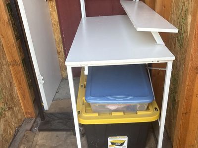 Computer desk