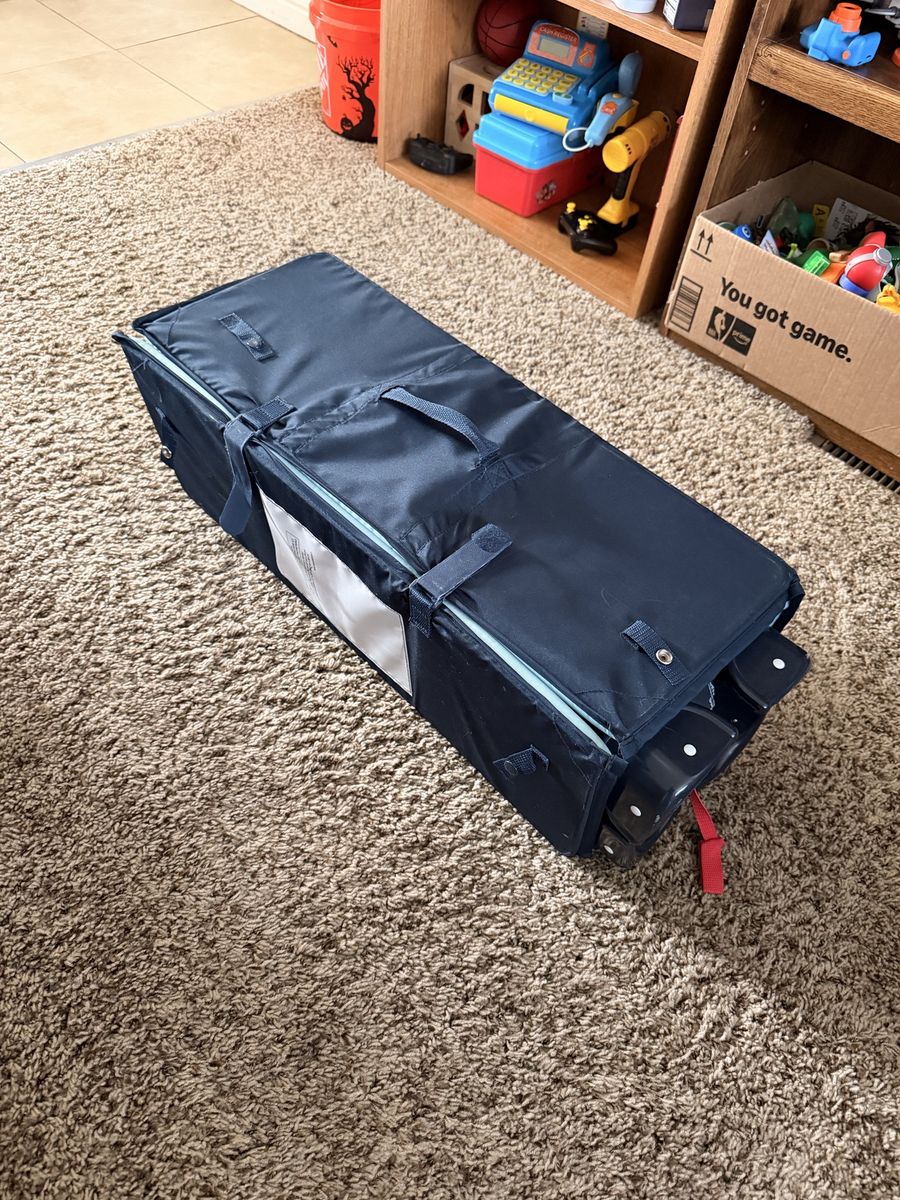 Graco Pack 'n Play Portable Playard with Cloud Pattern Trim