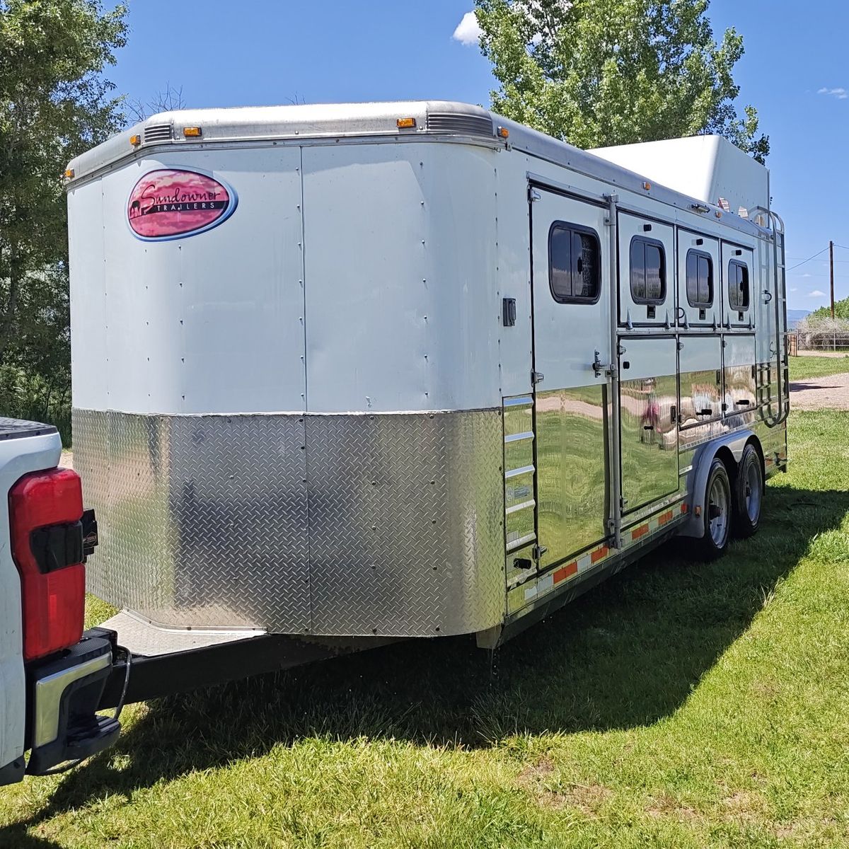2005 Sundowner Horse Trailer
