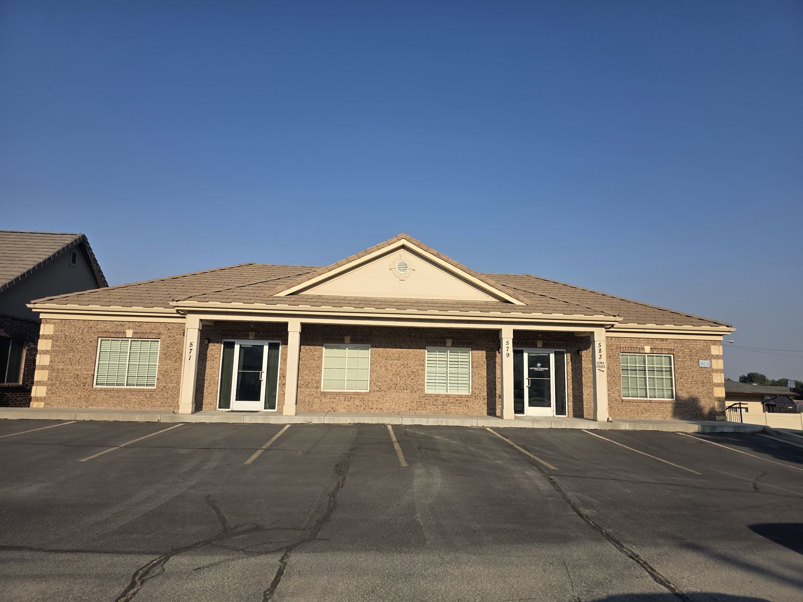 Lease: Pleasant Grove Center St. corner 3 office suite 