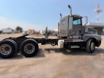 Kenworth T600 Cab and Chassis, New Engine, DayCab 10sp manual