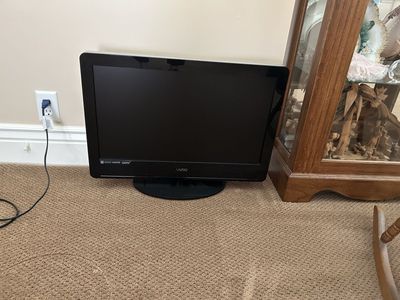 VIZIO 24-inch HDTV LED Smart TV (Model D24f-G1) with HDMI and USB Ports