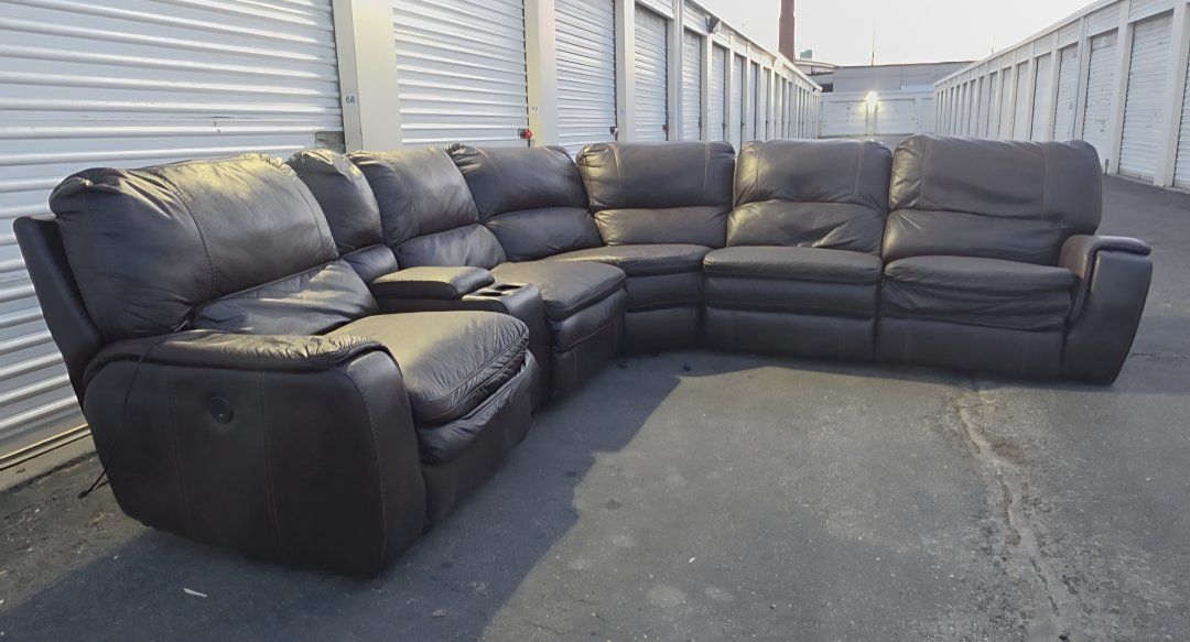 [FREE DELIVERY] Gorgeous 6-Piece Leather Sectional With Recliners