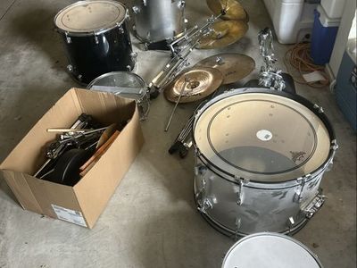 Complete Drum Set w/ Zildjian Cymbals, Stands & Hardware