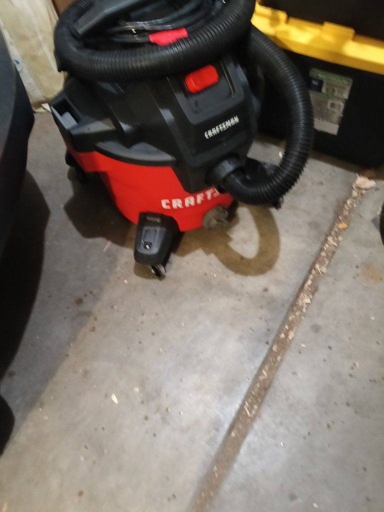 Craftsman Shop Vac Red/Black Wet/Dry Vacuum Cleaner