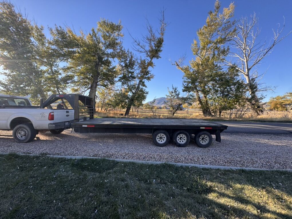 Flatbed Gooseneck Trailer 20'