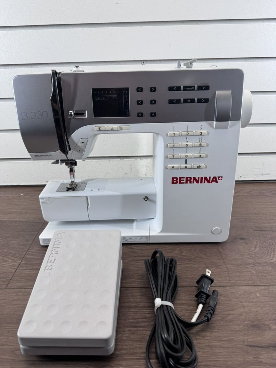 BERNINA B330 COMPUTERIZED SEWING MACHINE #WCP037846
