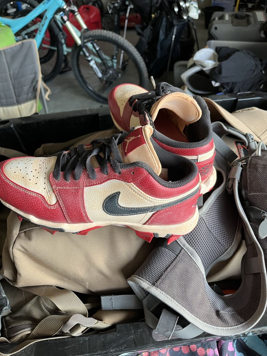 Air Jordan youth baseball cleats