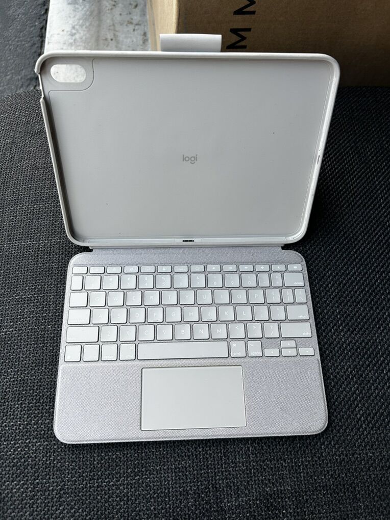 Ipad Air 3 Logitech Keyboard Case