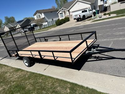 Flatbed single axel trailer