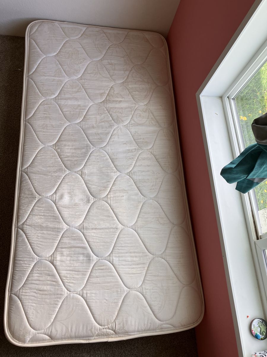 Twin mattress