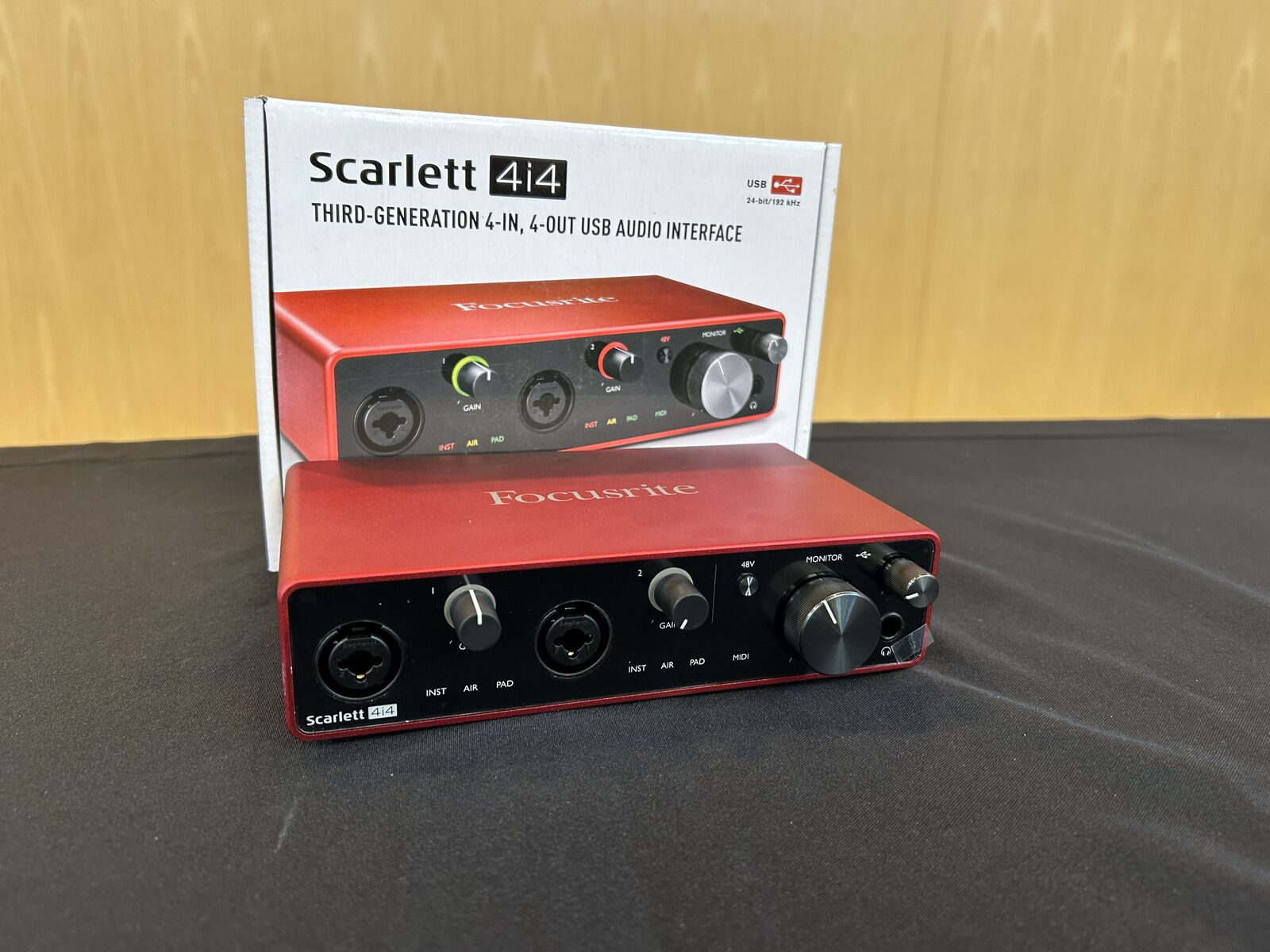 3rd Gen Scarlet 4i4 (Open Box)