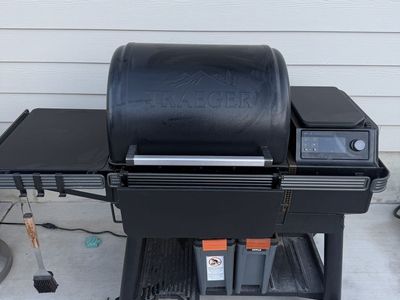 Traeger Ironwood w/ Cover & Accessories