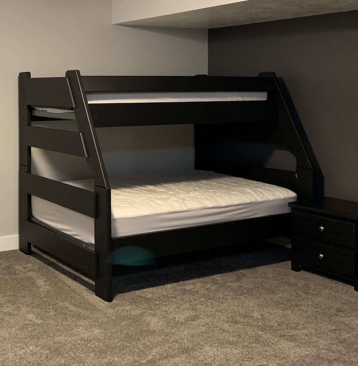 Bunk beds w/o mattresses