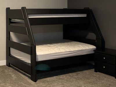 Bunk beds w/o mattresses