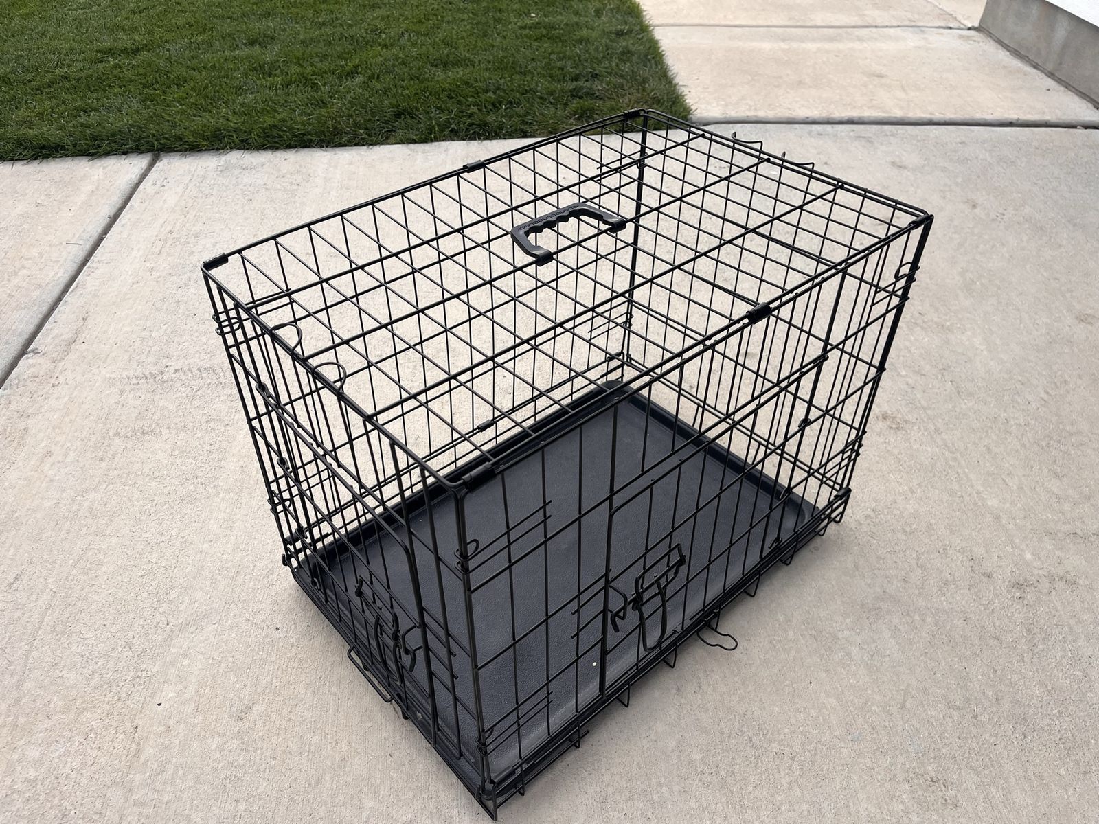 Black Metal Wire Folding Pet Dog Crate Cage with Plastic Pan