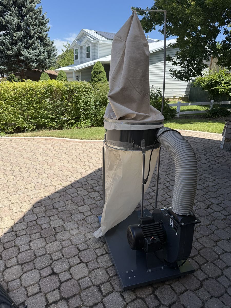 70 Gallon 2 HP Dust Collector Central Machinery Extra Hose and Accessories