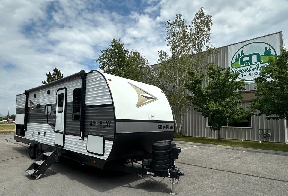 2023 Highland Ridge Go Play 26BHS bunkhouse travel trailer