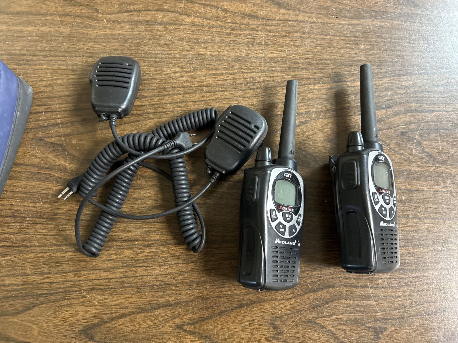 Midland GXT X-TRA TALK Walkie Talkie  2-way Radios with Microphones - Used