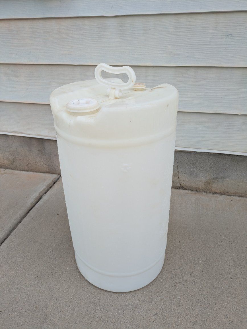 Used 15 gallon Plastic Container