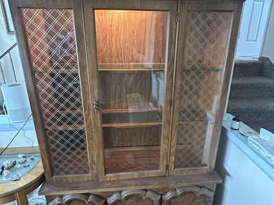 Vintage Quality Broyhill Furniture Illuminated China Cabinet 80x49x17 Real Wood