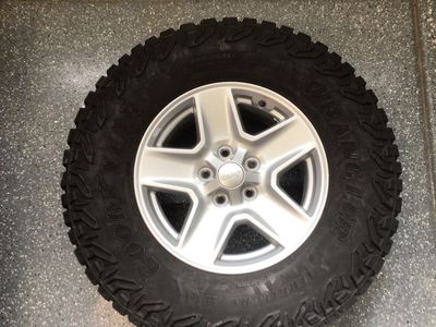 285/70R17 on Jeep wheels