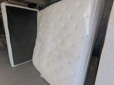 Sealy King Size Mattress and BOX SPRINGS - Good Condition