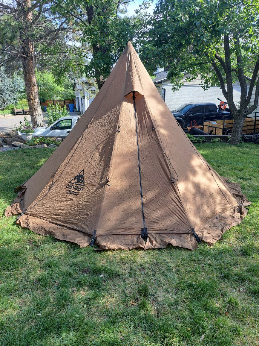 OneTigris Rock Fortress Hot Tent with Mesh Inner Tent & Footprint - 6 Person, 4-Season Camping Tent
