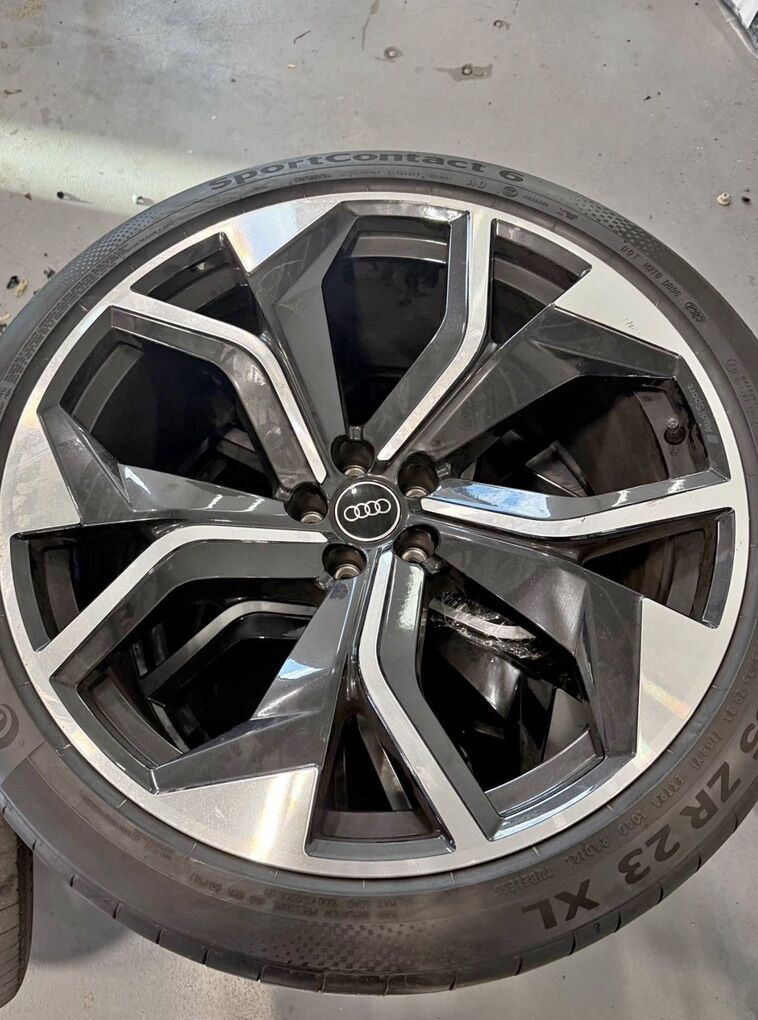 2023 RSQ8 OEM Black Optic Package 23 with Tires