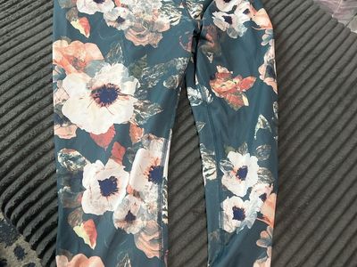 A4 Activewear Floral Leggings Women's Size Large Teal Pink
