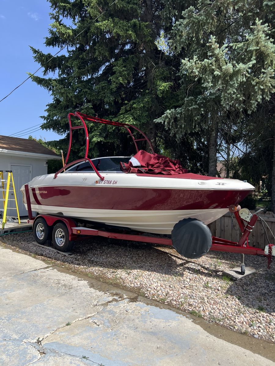 2001 21ft Monterey ski boat fun toy!!