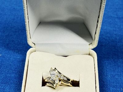 14k Yellow Gold Wedding Ring With Marquise Cut Diamonds