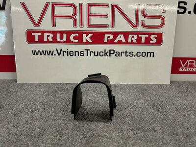 Kenworth T680 Right Bracket for a Peterbilt 579