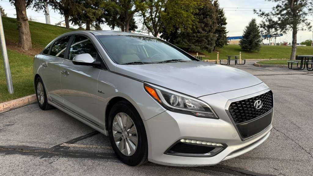 2016 Hyundai SONATA Hybrid SE